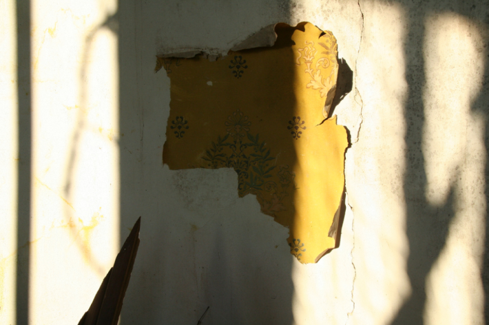 yellow wallpaper